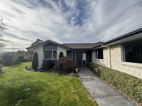 4 Turner Place, Wakefield