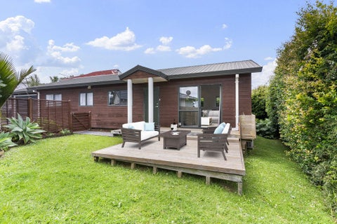 330B East Coast Road, Sunnynook, Auckland