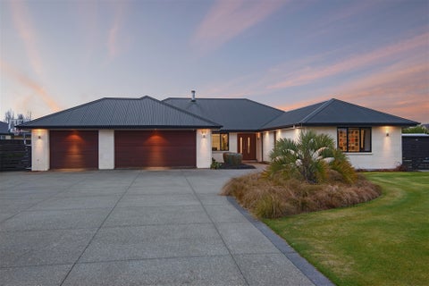 2 Stables Drive, Lincoln, Lincoln