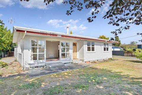 12 Hughan Place, Carterton