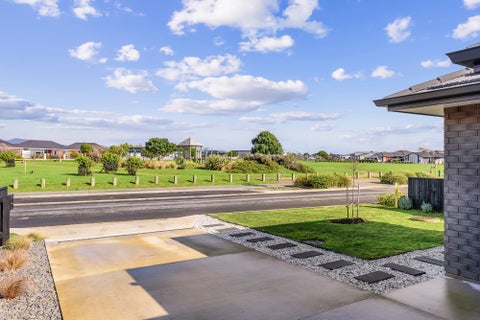 35 Pohe Street, Waikanae