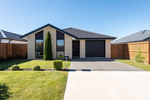 14 Shrimpton Avenue, Woodend, Woodend