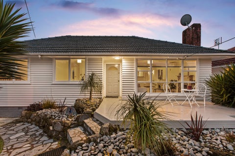 6 Ranch Avenue, Beach Haven, Auckland