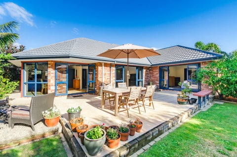 52 Awanui Drive, Waikanae