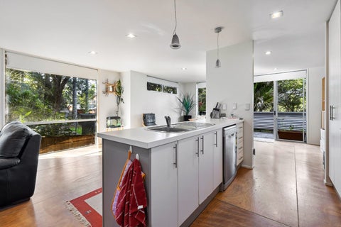 209 Laingholm Drive, Laingholm, Auckland