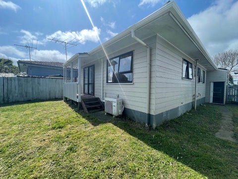 15A Secretariat Place, Randwick Park, Auckland