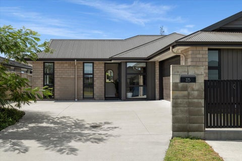 225 Te Okuroa Drive, Papamoa, Papamoa