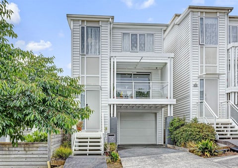28 Fernly Rise, Flat Bush, Auckland