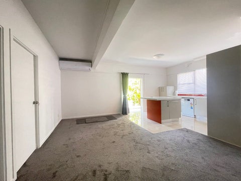 33 Aeroview Drive, Beach Haven, Auckland