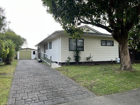 22 Hicks Crescent, Waikanae Beach, Waikanae