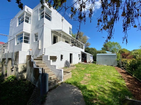 6 Cossens Street, Balclutha, Balclutha