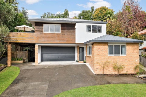 11 Emlyn Place, Torbay, Auckland