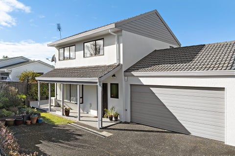 2/102 Manhattan Heights, Glendene, Auckland