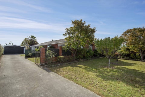 120 Lake Terrace Road, Burwood, Christchurch