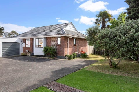 2/3 Seaward Place, Wattle Downs, Auckland