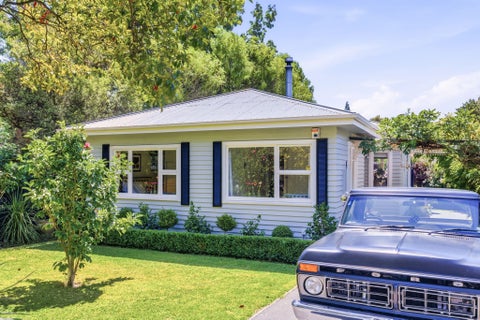 32 Martindales Road, Heathcote Valley, Christchurch