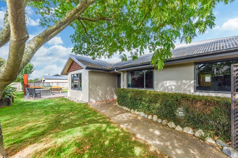 4 Whiting Drive, Wakefield