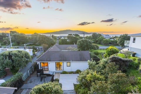 50 Field Way, Waikanae Beach, Waikanae