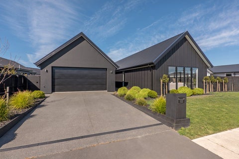 122 Southfield Drive, Lincoln, Lincoln