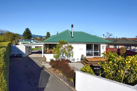 16 Harcourt Place, Wakefield, Wakefield