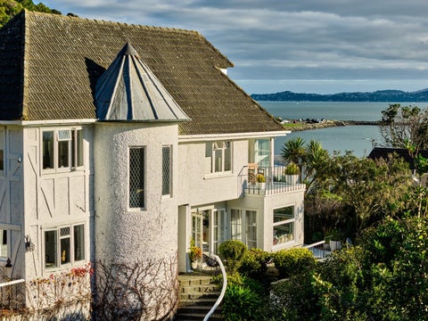 12 Cheviot Road, Lowry Bay, Lower Hutt