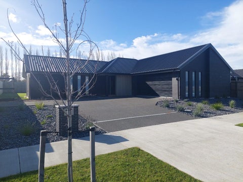 11 McQuillan Avenue, Woodend, Woodend