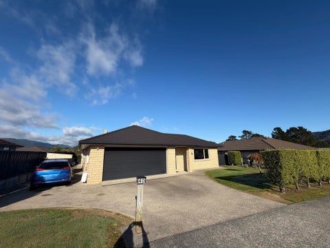 40 Sunstone Crescent, Brown Owl, Upper Hutt