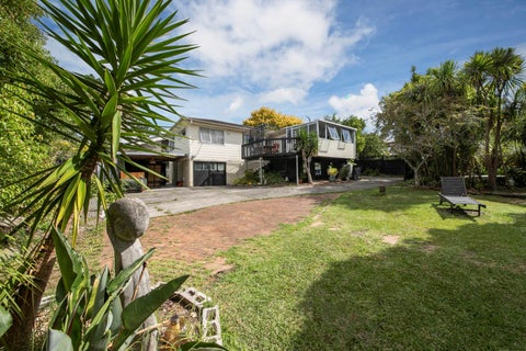 18 George Herring Place, Glen Eden, Auckland