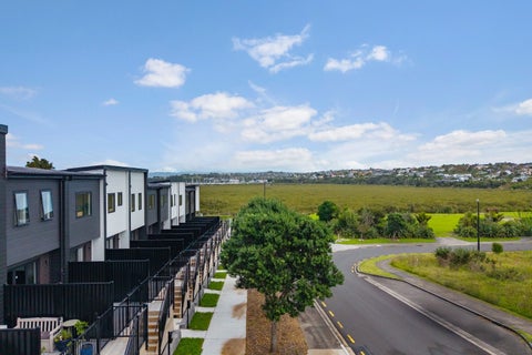 5/10 Ngaroma House Drive, Hobsonville, Auckland