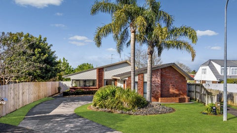 26 Parramatta Place, Botany Downs, Auckland