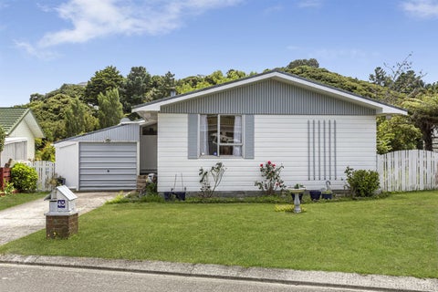 45 Hicks Close, Whitby, Porirua