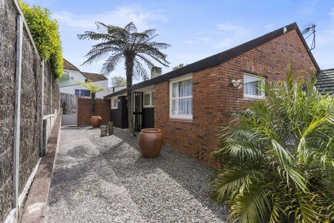 2/12 Entrican Avenue, Remuera, Auckland