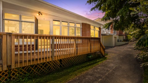 2/8 Noton Road, Hillsborough, Auckland