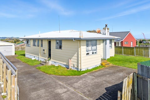 49 Lee Street, Castlecliff, Whanganui