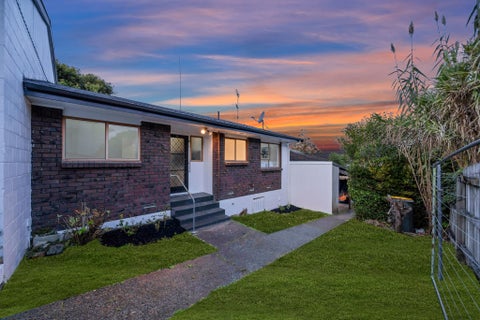 2/4173A Great North Road, Glen Eden, Auckland