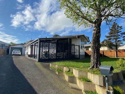 39 Rhodes Drive, Kelvin Grove, Palmerston North