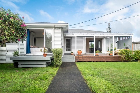 15 Enderby Drive, Te Atatu Peninsula, Auckland