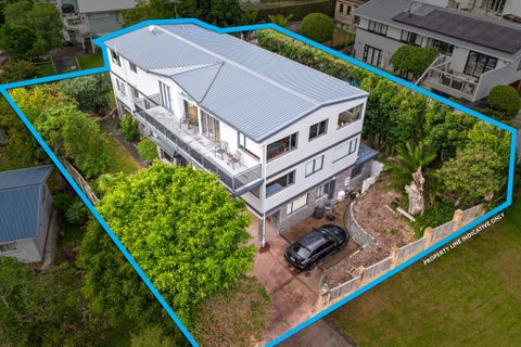 19 Woodside Avenue, Northcote, Auckland