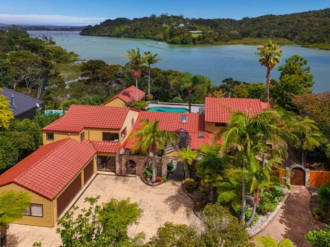 20 Kingfisher Grove, Greenhithe, Auckland