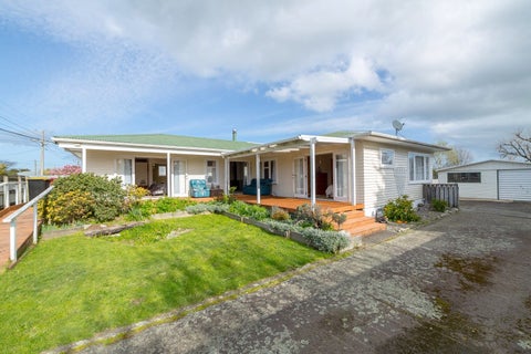 11 Charles Street, Carterton