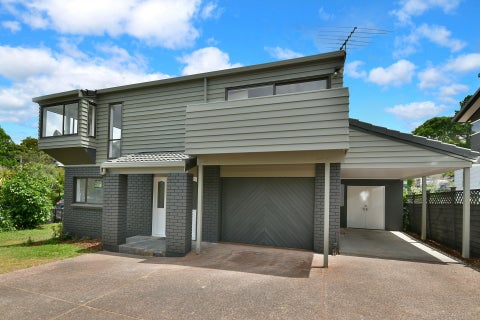 84 Beach Road, Castor Bay, Auckland