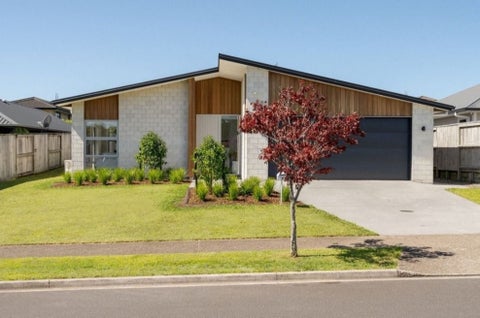 17 Puhirake Crescent, Pyes Pa, Tauranga