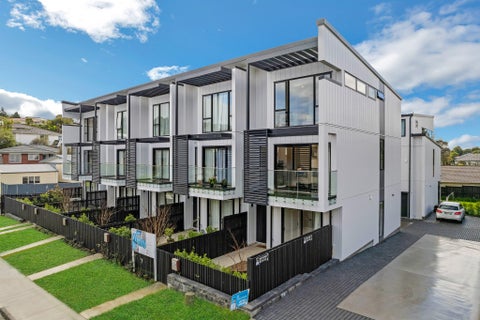 5A Agincourt Street, Glenfield, Auckland