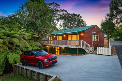 41A Cyclarama Crescent, Massey, Auckland