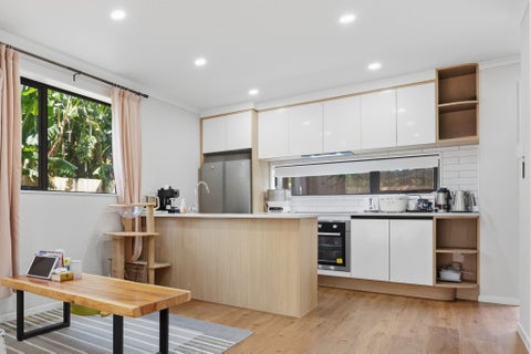 7/3 Royal View Road, Te Atatu South, Auckland