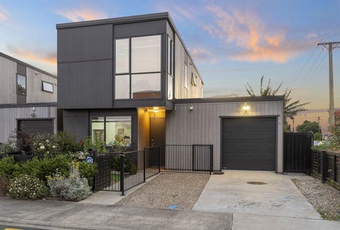 2 Te Aparangi Road, Papakura, Papakura