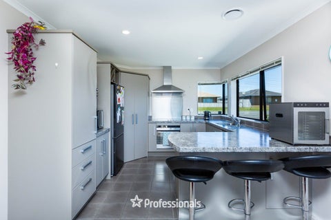 9 Percy Kinsman Crescent, Riverstone Terraces, Upper Hutt