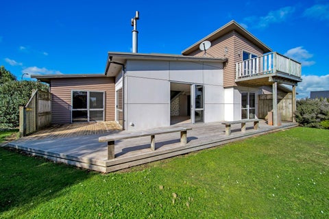 17 Elizabeth Grove, Stratford, Stratford
