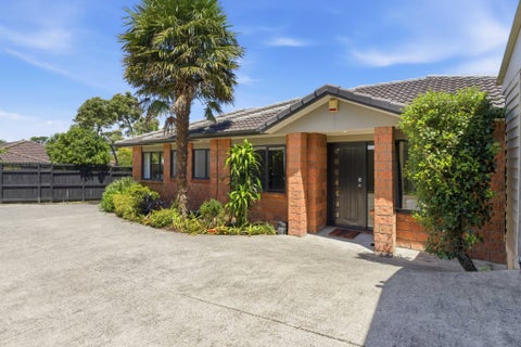 25A McInnes Road, Weymouth, Auckland