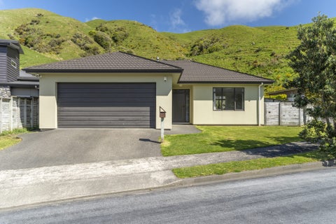 13 Yarnbrook Grove, Churton Park, Wellington